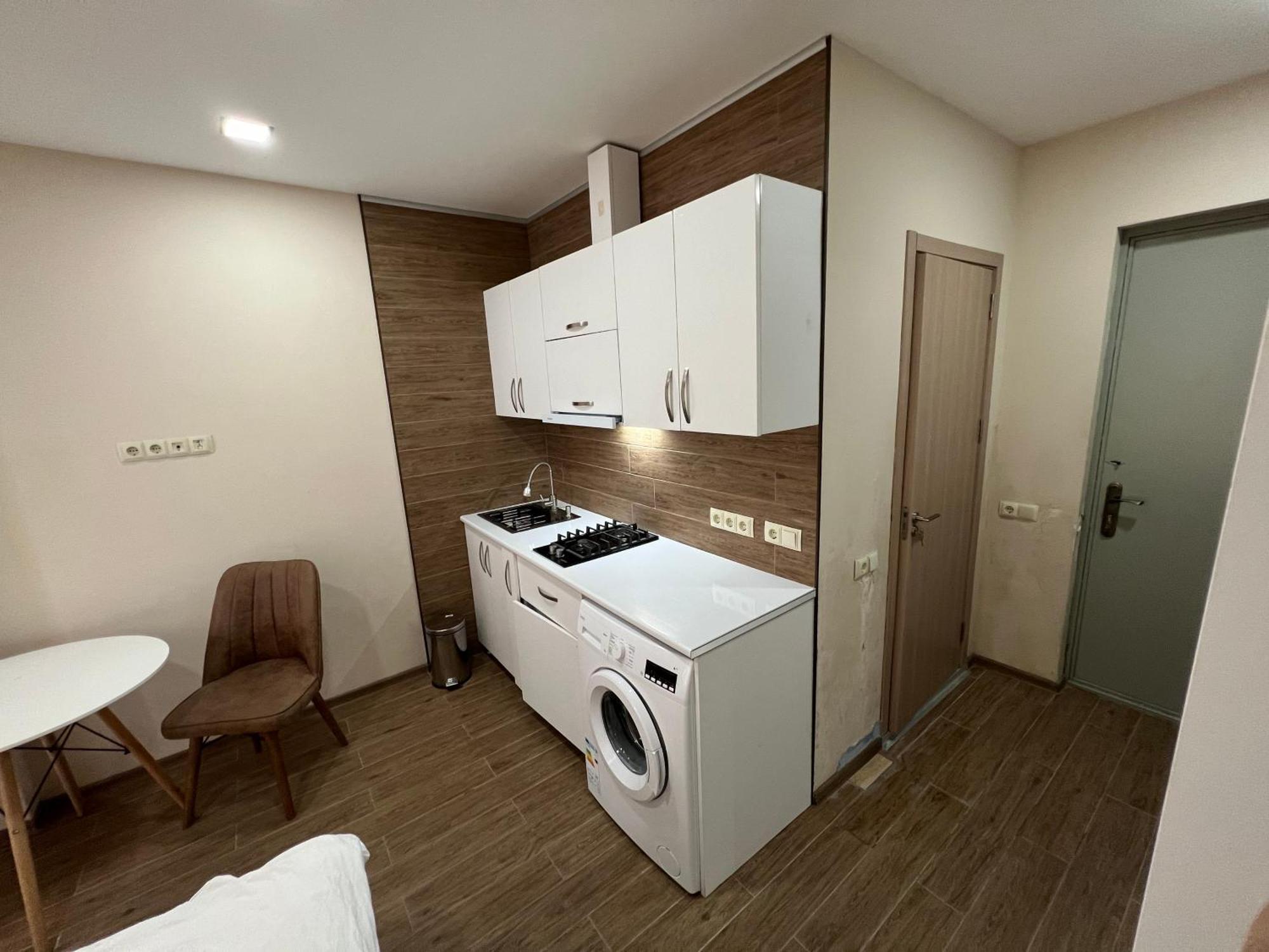 Hotel Paris Batumi Esterno foto