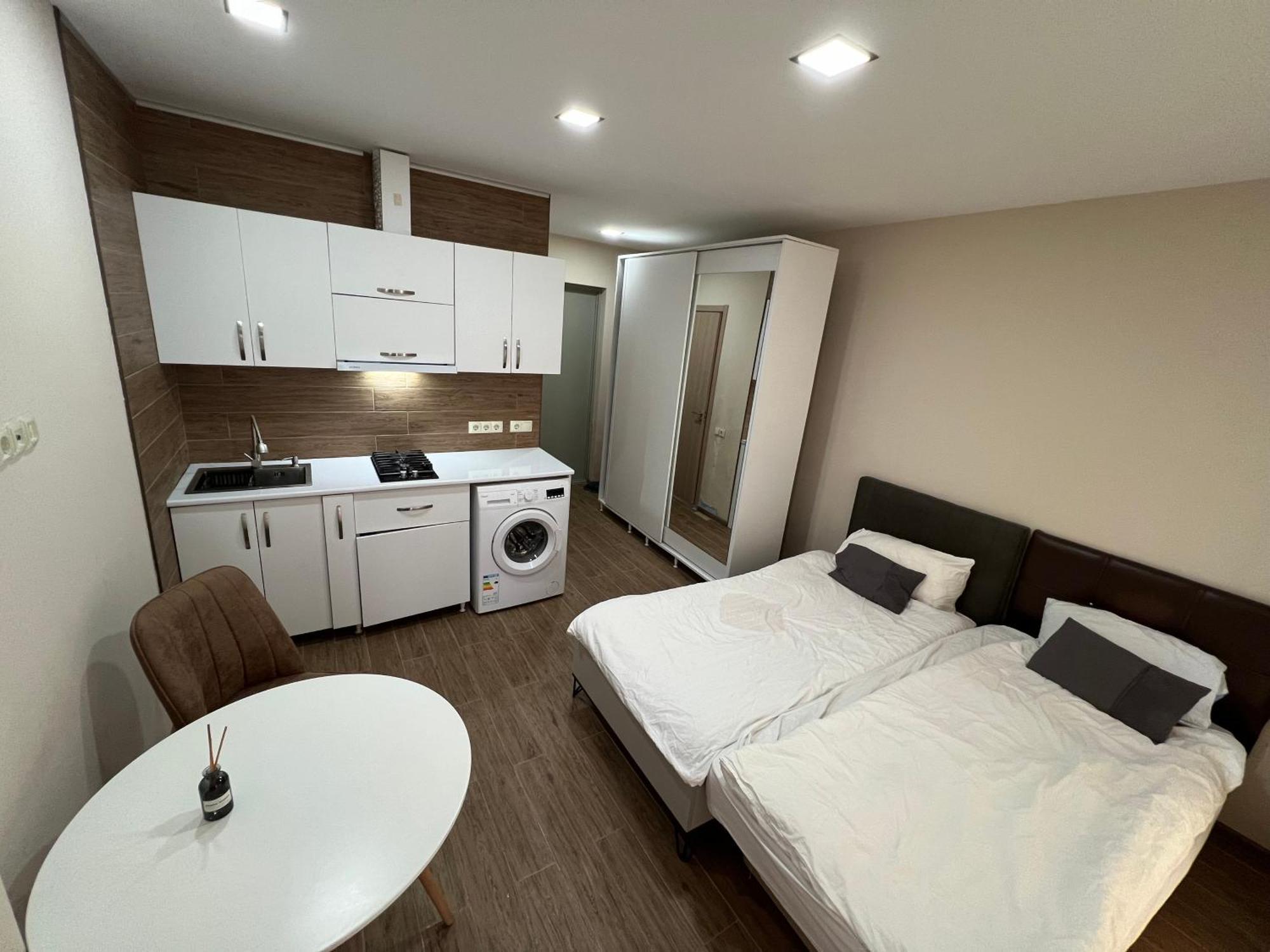 Hotel Paris Batumi Esterno foto