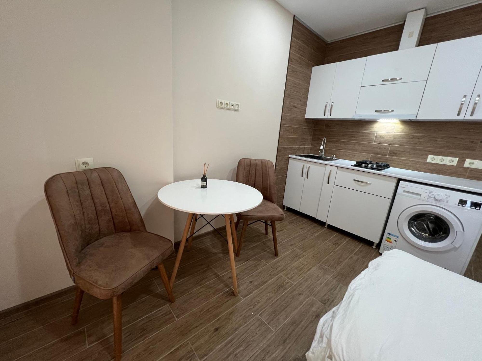 Hotel Paris Batumi Esterno foto