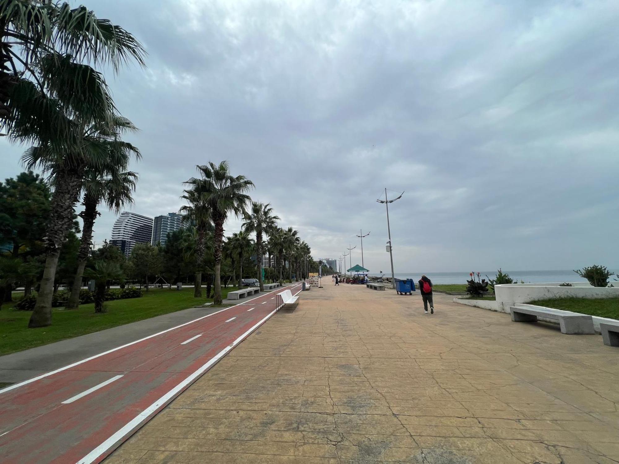 Hotel Paris Batumi Esterno foto