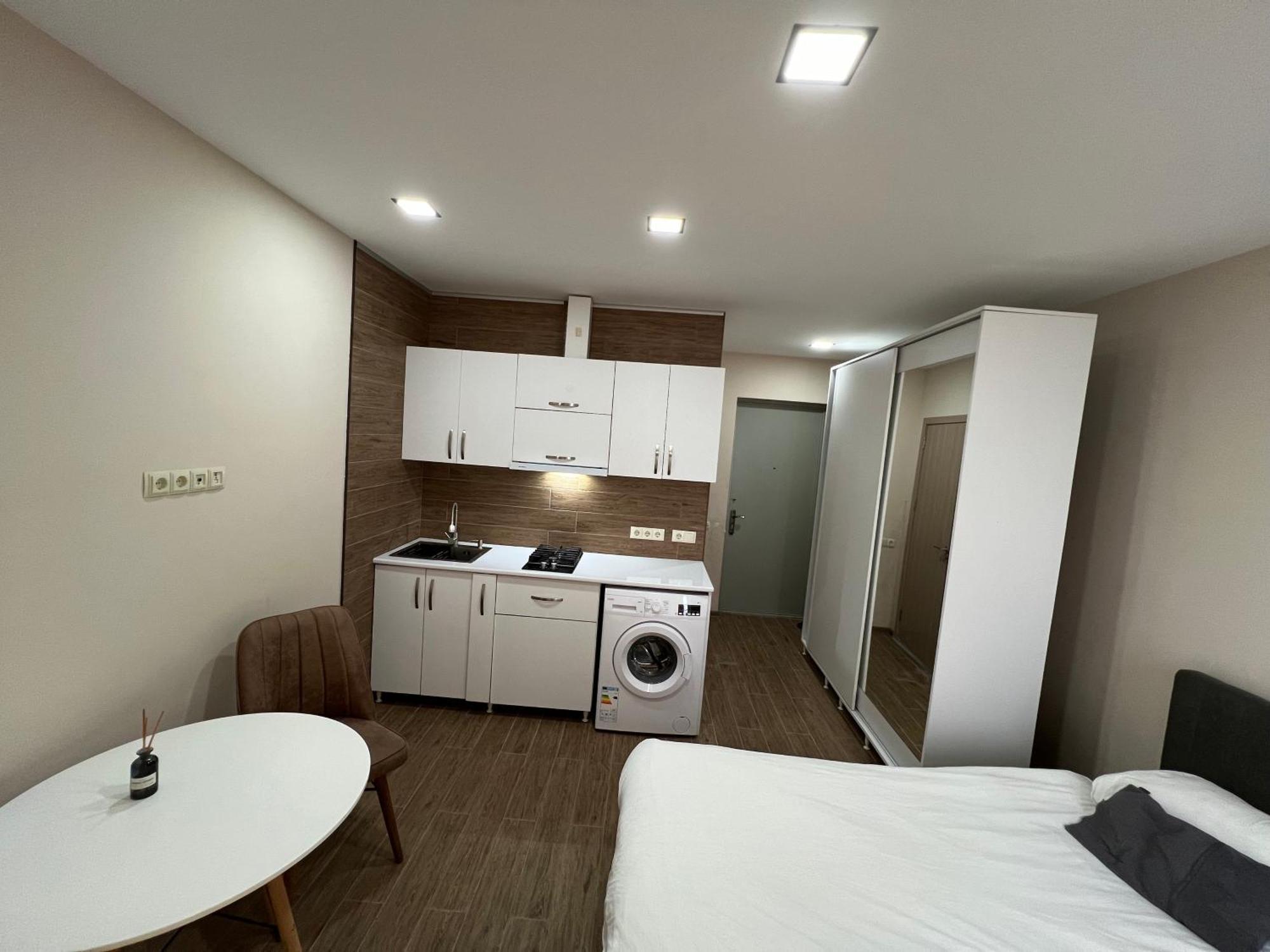 Hotel Paris Batumi Esterno foto